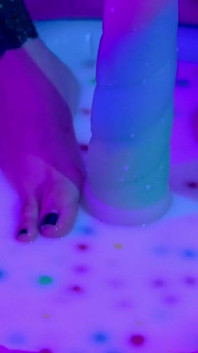 Ndo Unicornio Le Encantan Los Amantes De Los Pies Bañándose Los Pies En Leche