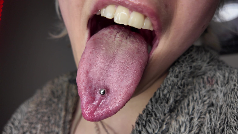 Glitterqueen1999: Mouth Tour 4K