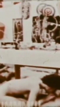 Vintage gangbang com jovens putas e paus grandes (filme completo)
