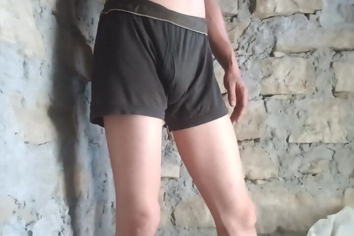 Gangbang straight: 자지를 핥고 시오구는 젖탱이를 가진 갈색 머리