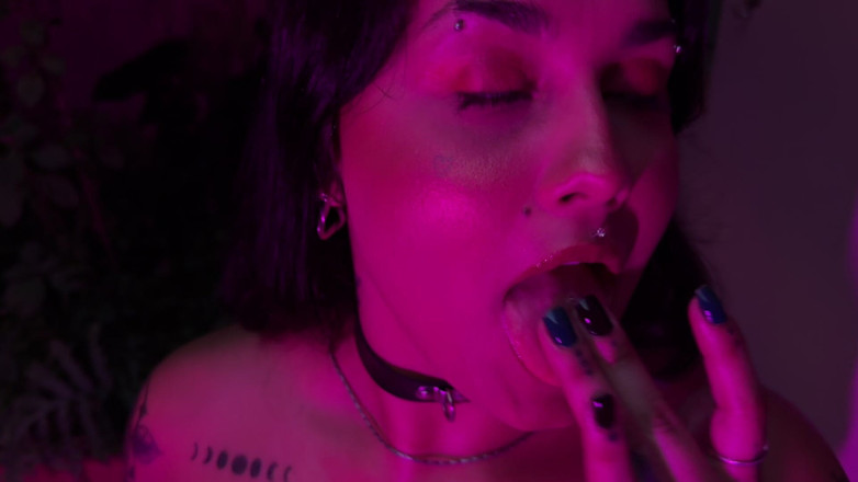 Quente club: 巴西微胖女孩为你撒尿和炫耀 - rotten venus