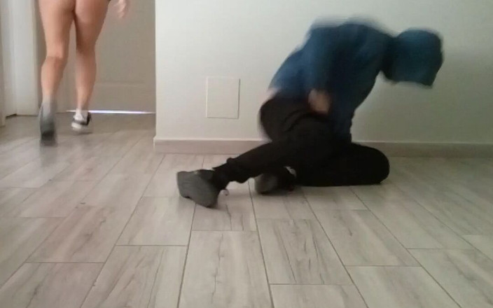 Couple Of Pleasure: Awek nakal melangkau kelas untuk menunggang batang pelajar lain