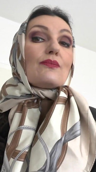 Piękne jedwabne chusty na głowę pokaz mody, JOI, Lady Victoria Valente