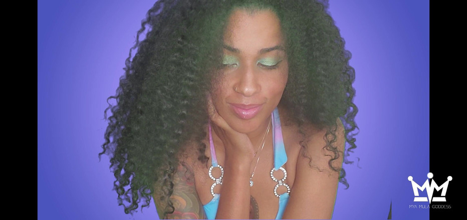 Mya Mula Goddess: Поклоняйся моим красивым кудряшкам