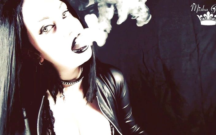 Goddess Misha Goldy: Goth darkside rökning JOI och retas