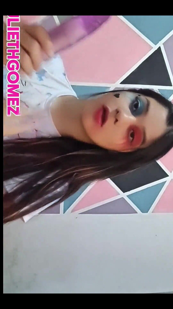 Yulieth Gomez: Porno aktrisi Yulieth Gmez hayranıyla mastürbasyon yapıyor