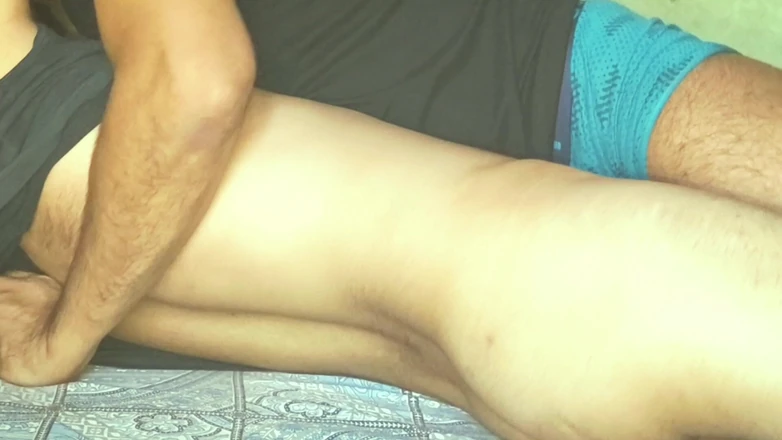 rruh_2024: Молодую индийскую тинку, деревенского паренька трахнул старый черный индийский хуй