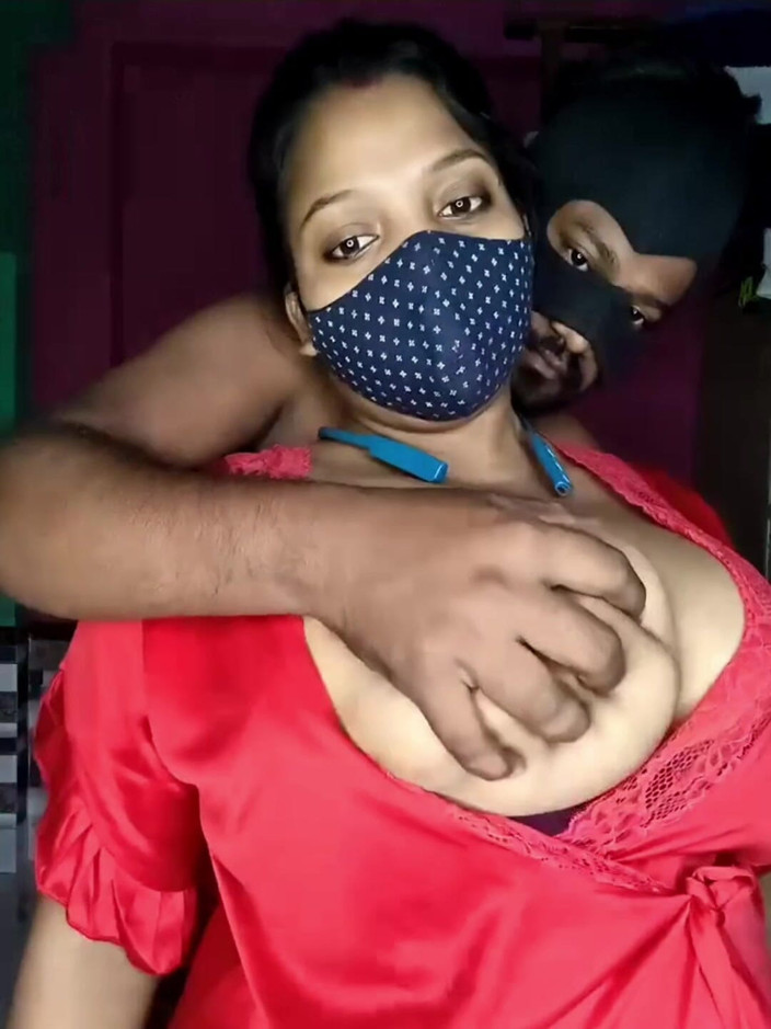 Queen7895: Tette molto enormi mostrano in cam