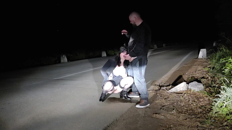 Toilet Mommy: Tato stará děvka miluje dělat na silnici