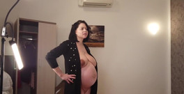 Katerina Hartlova: 임신했을 때 시오네 쿠퍼의 비하인드 스토리