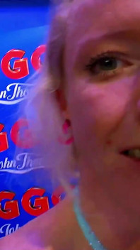 Ggg John Thompson-wild Blonde tycker om att rida och suga interracial kukar gruppsex