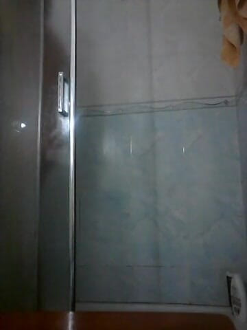 Boy top Amador: Muy cachonda en el baño