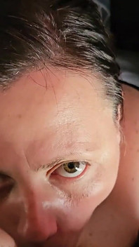 POV kouření a sperma v ústech