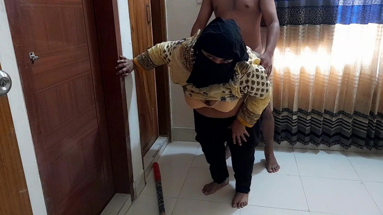 Aria Mia: Datang ke Rumah &amp; Kongkek suri rumah gaya doggy)