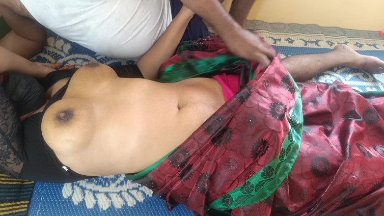 Magilmathi: Il personale dell'ufficio ha condiviso il letto con il suo...