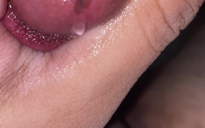 HornyNahidHasan: Sexy chlap ukázal svůj penis, tak jsem si vyhoněla