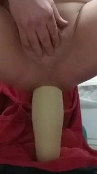 Vibrator gigantic în gaura mea
