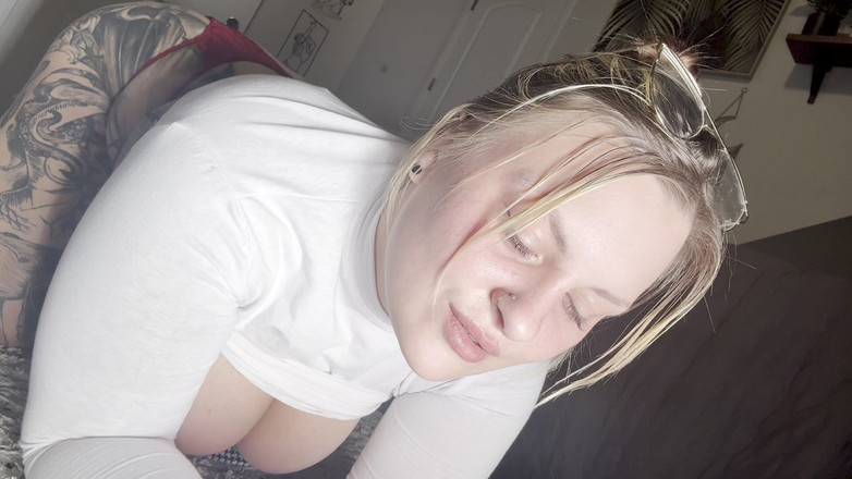 Chandler Knight: Giantess: Vědci experimentují na malém muži