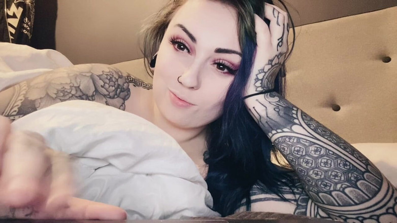 Miss Valentina: Обмен сообщениями, еще один мужик игнорирует