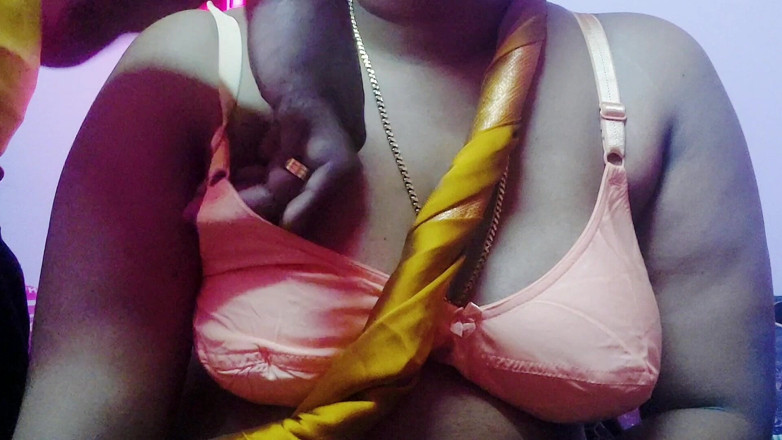 Desi Mohini: Hintli aşıklar tam sert Hintçe seks videosuna başlıyor