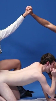 Jesteś gotowy na teleturniej porno? uderzenie penisa to dopiero początek