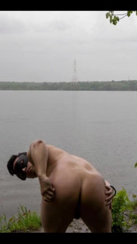 Flex on Lake in the Rain, Ass Pix