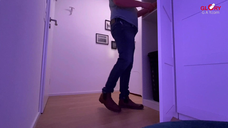 GLORYHOLEGAYS: Ketamakan lubang kemuliaan: Pukulan tebal meletup 3x di mulut saya - tetapi...