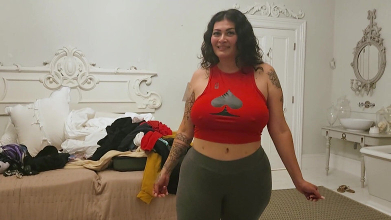 BUSSITDOWNXXX: Latina MILF zostaje udostępniona przez dwa BBC