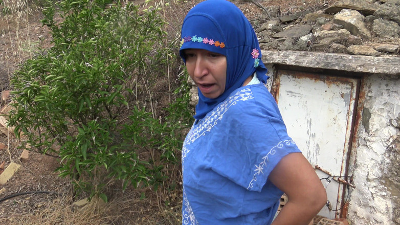 Souzan Halabi: Aldatan Mısırlı çiftçinin karısı komşusunu dışarıda sikelim
