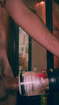 Latino Latino Camilo Brown dengan zakar besar yang belum disunat kongkek fleshlight merakam pancutan besar dan memakan air maninya sendiri