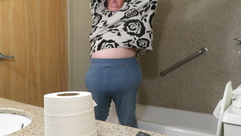 BBW nurse Vicki adventures with friends: Tire a roupa, escove meus dentes e, sim, depile-se!
