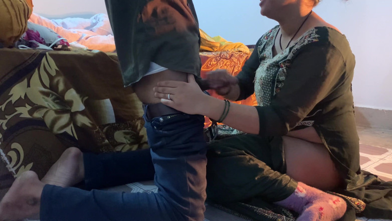 Genz xxx: Une bhabhi desi indienne se fait baiser