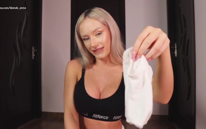AnnaReyBlonde: Üvey annenin kirli kıyafetlerini sevdiğini görüyorum