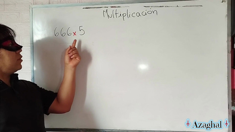 Rosaroja: 77 Math con il culo grosso della mia matrigna messicana...