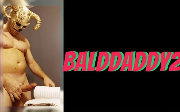 Bald Daddy: Balddaddy Plugs Asshole with Big Toy Quick Play
