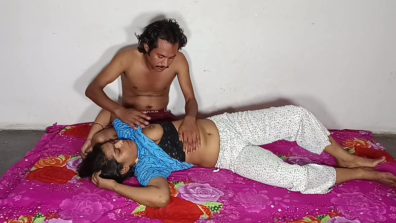 Desi Bhabhi Neha: Seks MILF Desi India yang bertetek! Isteri Hindu panas seks...