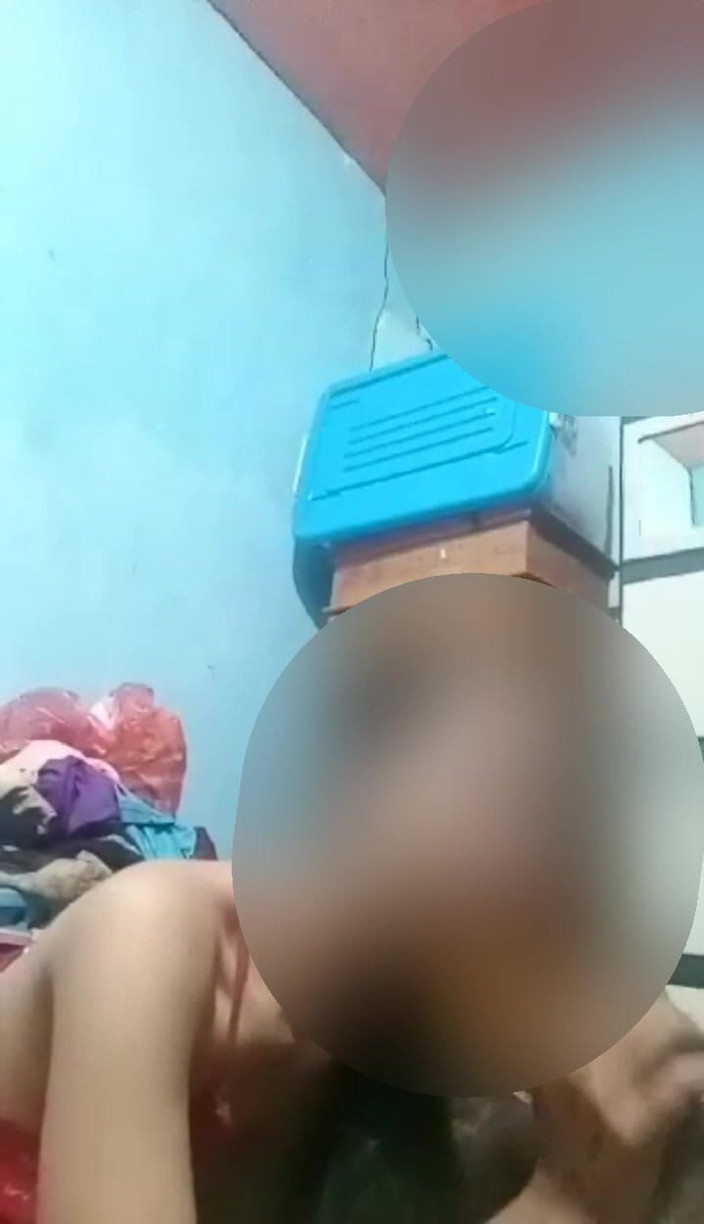 Astriana88: Fickt den Schwanz ihrer Schwiegermutter