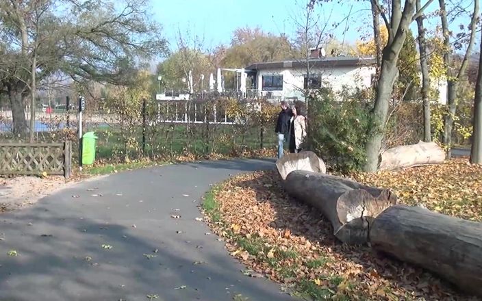 Old & Young: Встреча, чтобы потрахаться в саду