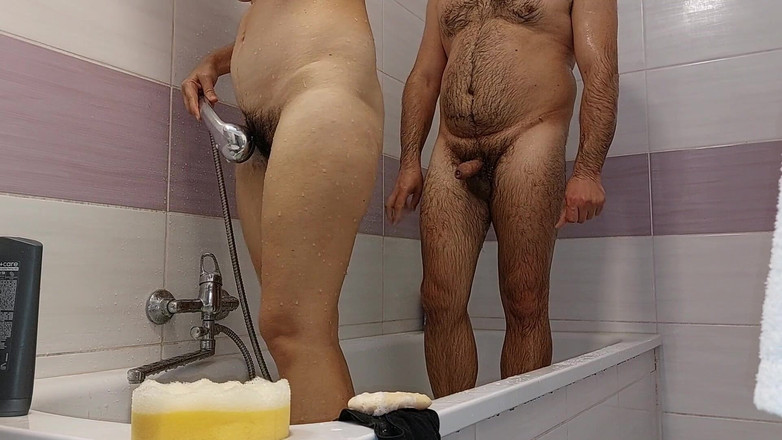 Amateur_MS: Amateur Couple Bubble Bath
