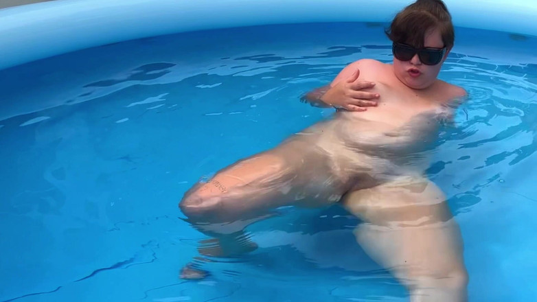 DollBabyLynn: POV: Pool creeper fångad! Anal Devore