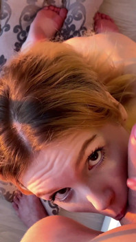 Echtes Heimvideo POV - Ein Dünner Teenager Und Ihr Leckerer Blowjob