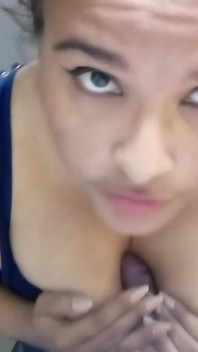 Memberikan blowjob besar kepada tetangga saya