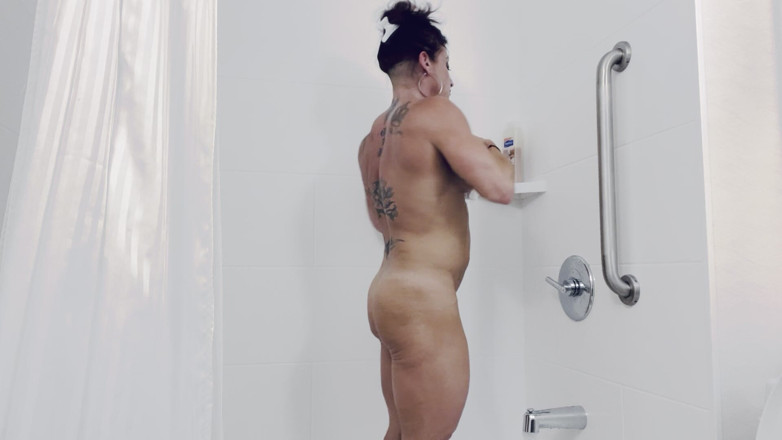 Kandy legs: Kandy Flexes in the Shower
