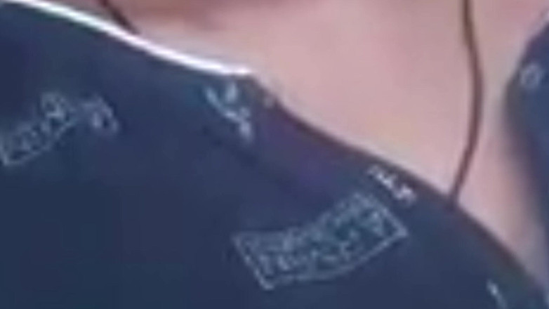 DesiBurChudai: Dopo che il marito è uscito, lui il fratellastro molto ferocemente