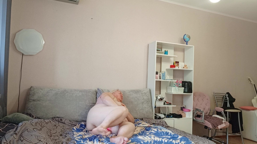 Curvy Neighbor Masturbates Chubby Pussy on Camera (Sweet July)