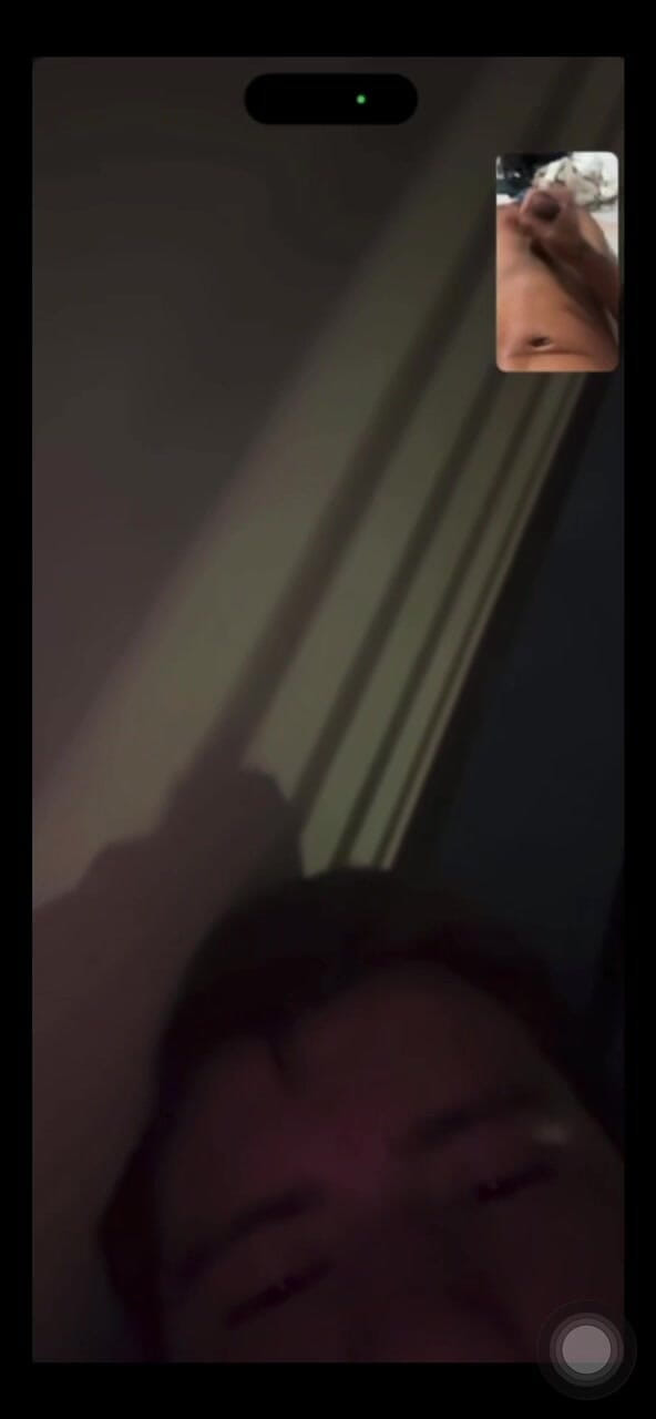 Icyhot707: Videochiamata con un uomo