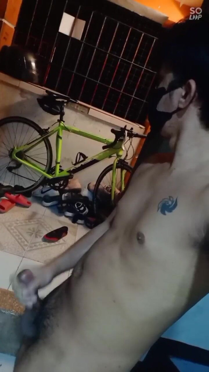 Rent A Gay Productions: Sexy pinoy chlapec masturbuje svého tvrdého ptáka