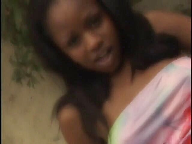 Best Butts: Чернокожая шлюшка с волосатой киской скачет на хуе