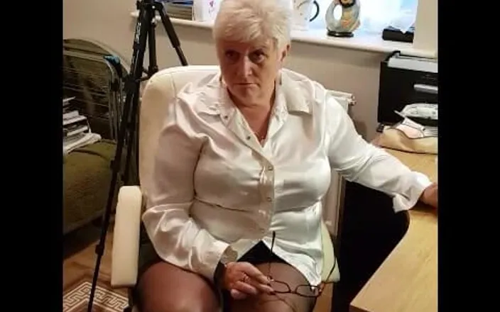 Uk Joolz: Sub/dom Games in the Office