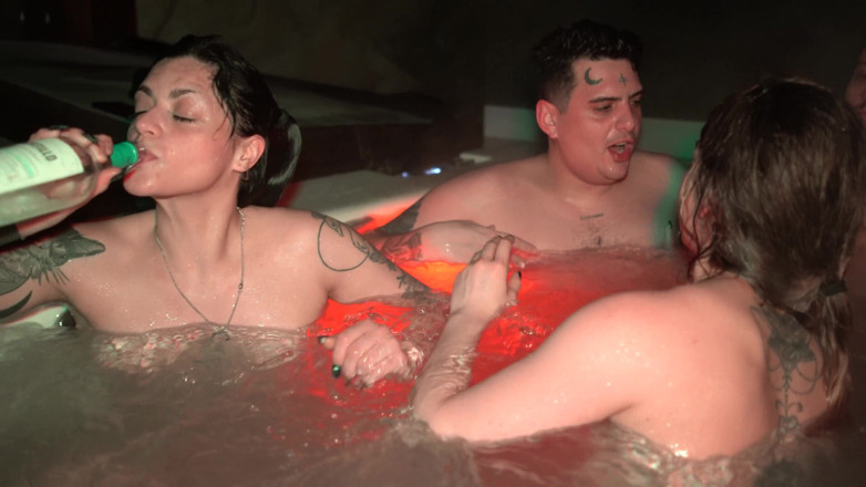 Knock Knock Club: Jacuzzi-orgie! Heet viertal met Yael Stc, Keila Bassi en El...